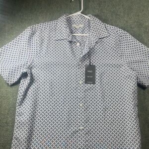 Short-Sleeve Button-Down Shirt in White & Blue Geometric Print